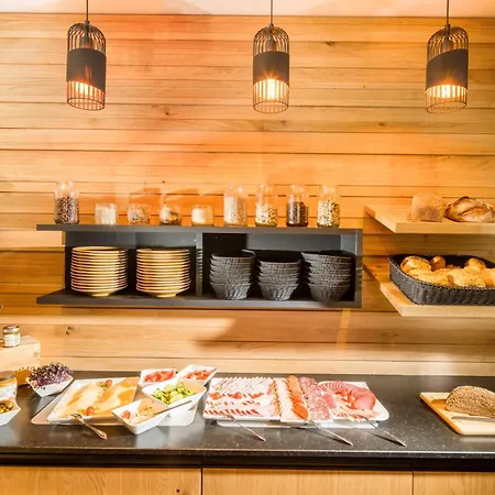 Weinhotel Sonnenschein 3* エルンスト