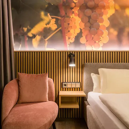 Weinhotel Sonnenschein ゲストハウス エルンスト