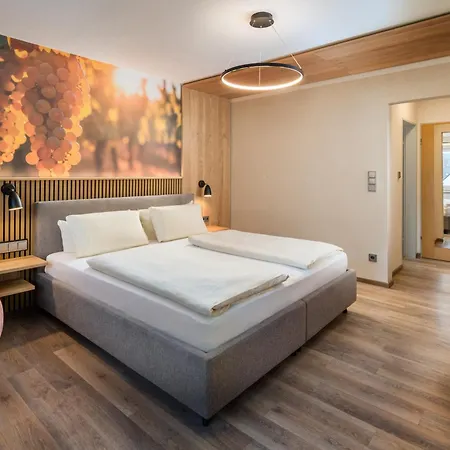 Weinhotel Sonnenschein ゲストハウス 3*